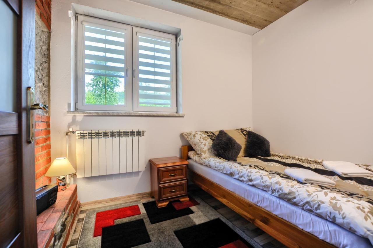 Ceglany Apartament Устрики-Долішні Екстер'єр фото