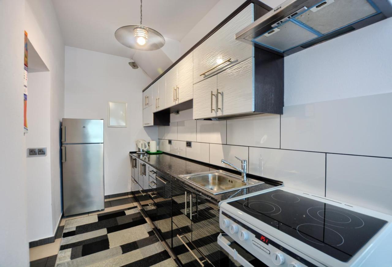 Ceglany Apartament Устрики-Долішні Екстер'єр фото