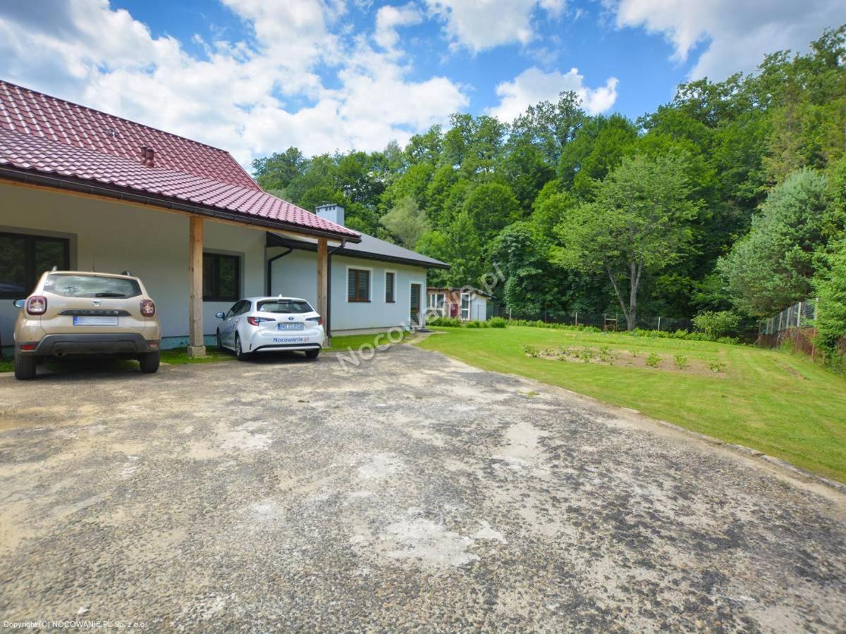 Ceglany Apartament Устрики-Долішні Екстер'єр фото