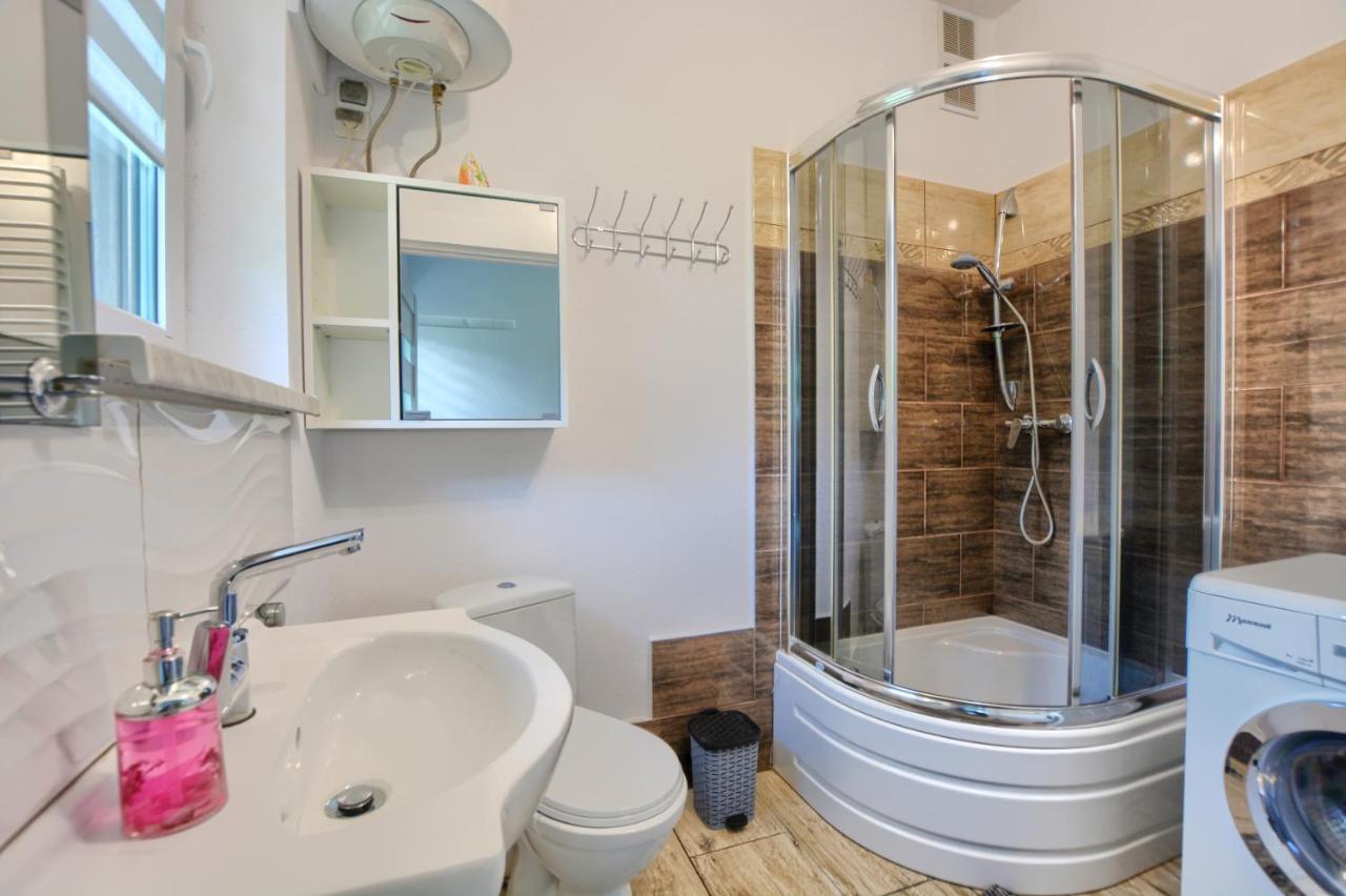 Ceglany Apartament Устрики-Долішні Екстер'єр фото