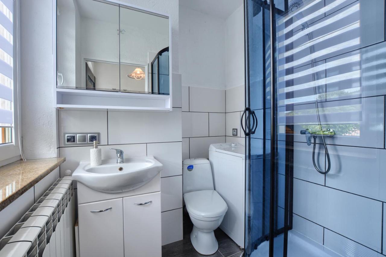 Ceglany Apartament Устрики-Долішні Екстер'єр фото